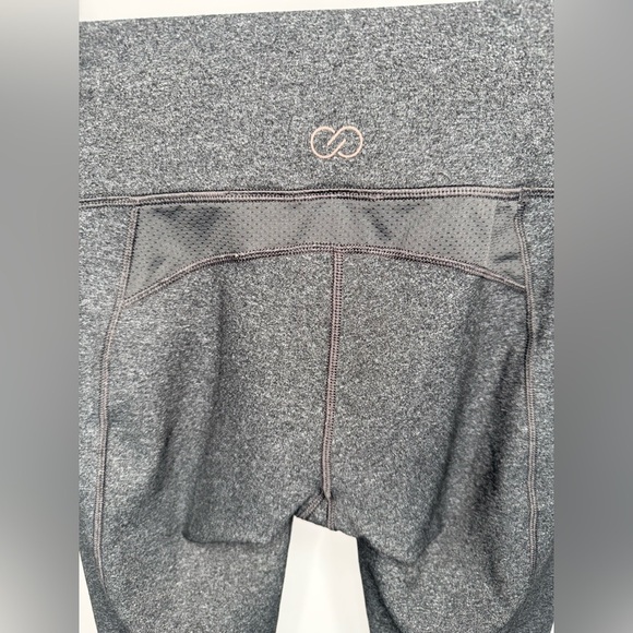 Calia Essential Crossover Capri Cropped Legging - Picture 13 of 16